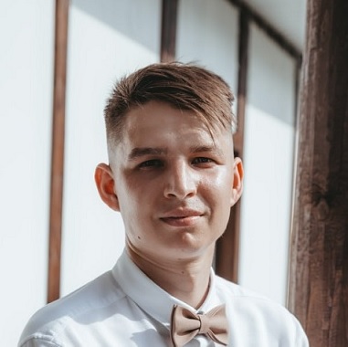 Денис Васильев