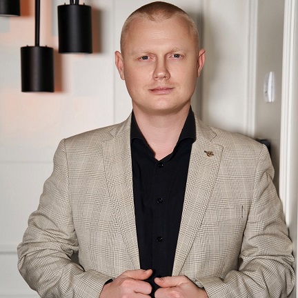 Лев  Храпов 